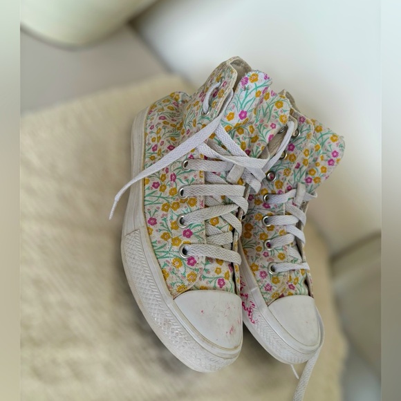 Converse Chuck Taylor floral high top shoes girls US
size 2Y - Picture 5 of 6